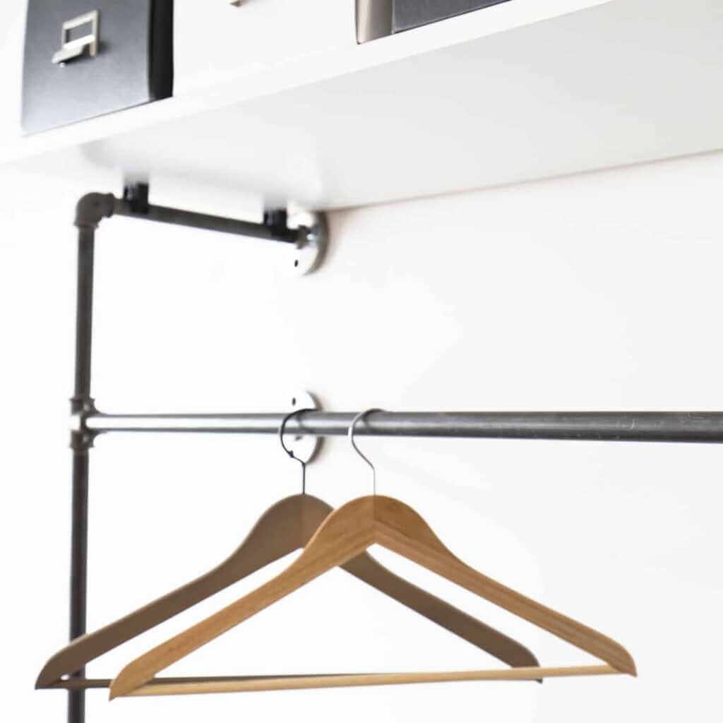 Garderobe Rohrsystem Industrial Design Metall Heizungsrohr und Temperguss schwarz zur Wandmontage in Flur Schlafzimmer und Ankleide