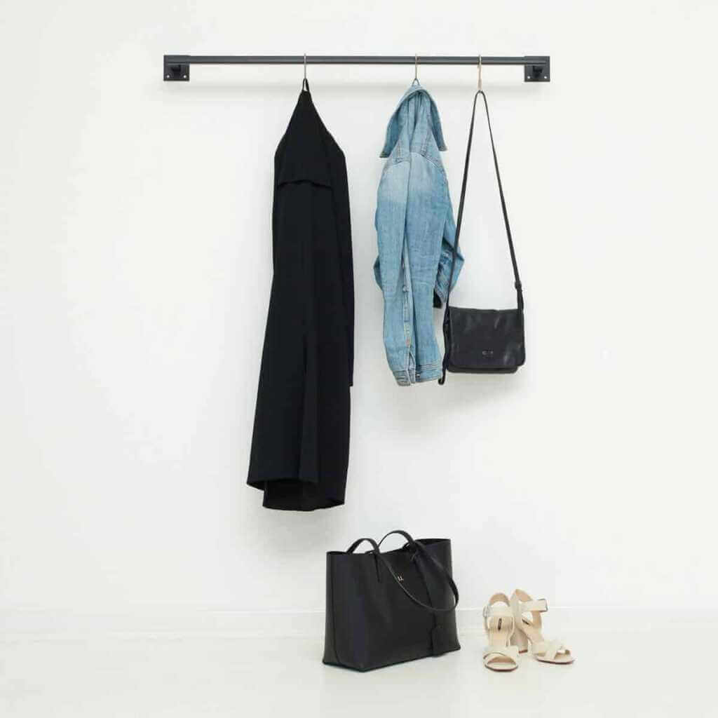Industriedesign Kleiderstange schwarz skandinavisch aus Metall geschweisst schwarz pulverbeschichtet