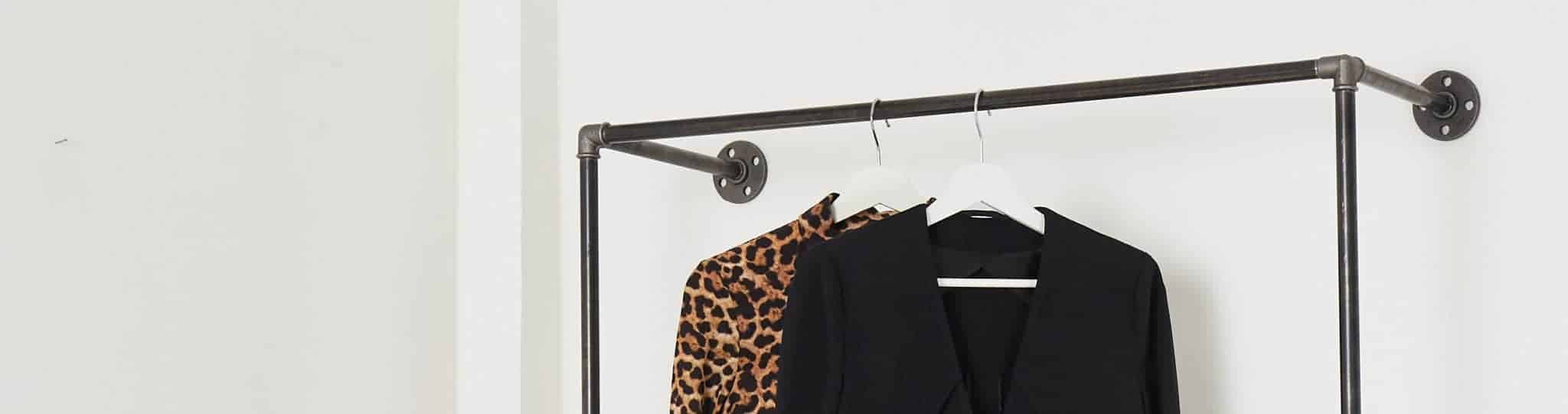 Industrial Style Kleiderstaender Wandmontage als Garderobe aus Wasserrohr Temperguss schwarz